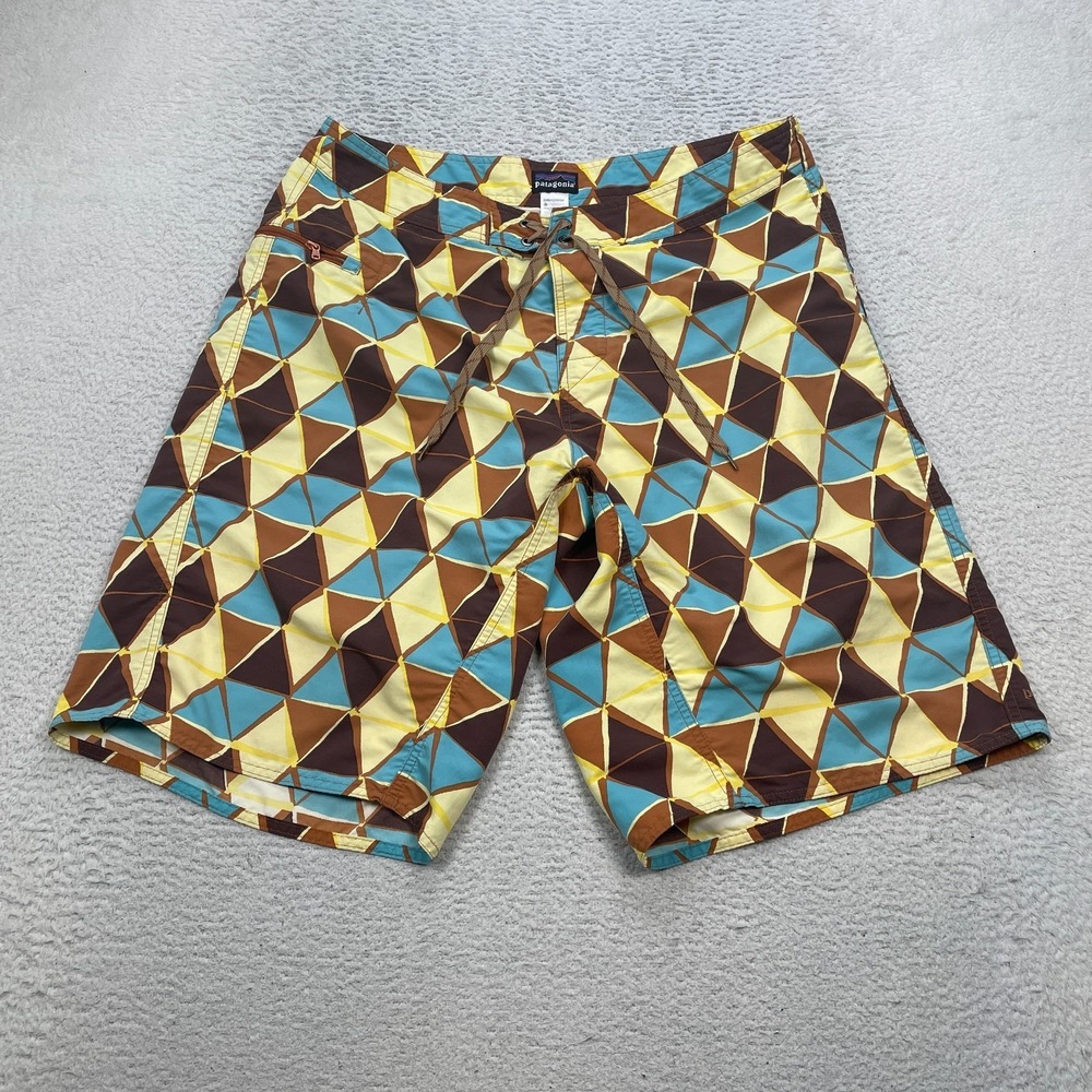 Patagonia Shorts Mens 36 geometric Board Shorts Swim Trunks 12"